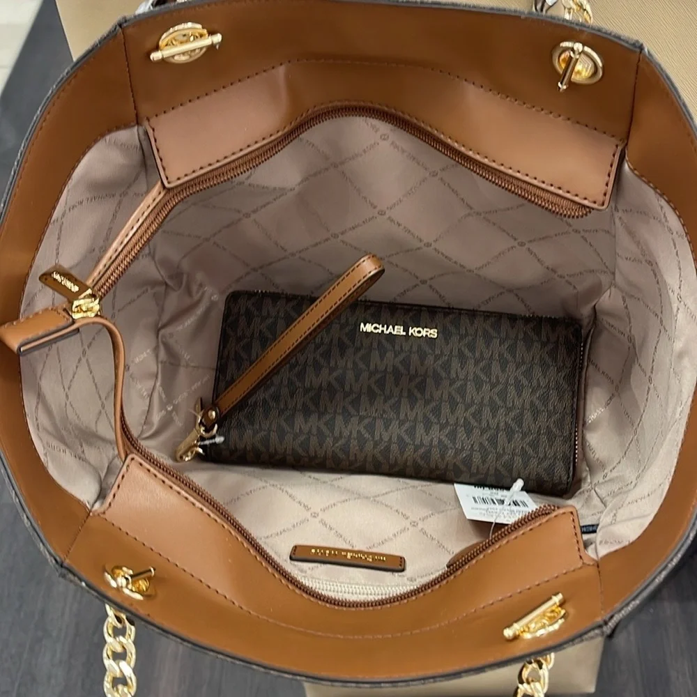 MICHAEL KORS  Jet Set Lg Shoulder Bag & JST Lg Travel CONTINENTAL wallet-wristlt
